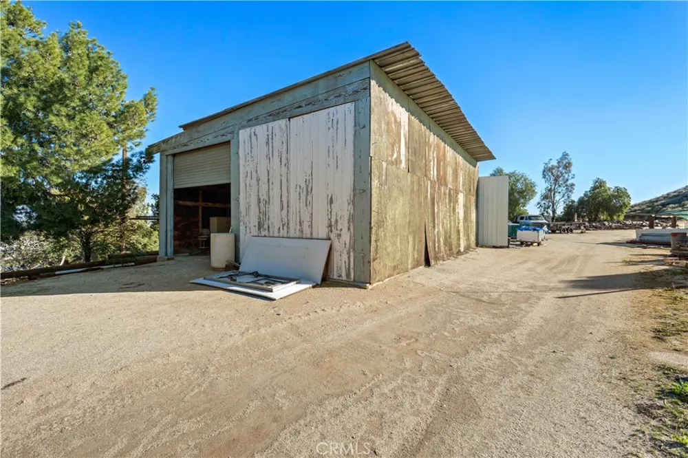 11251 Laurel Bloomington, CA 92316