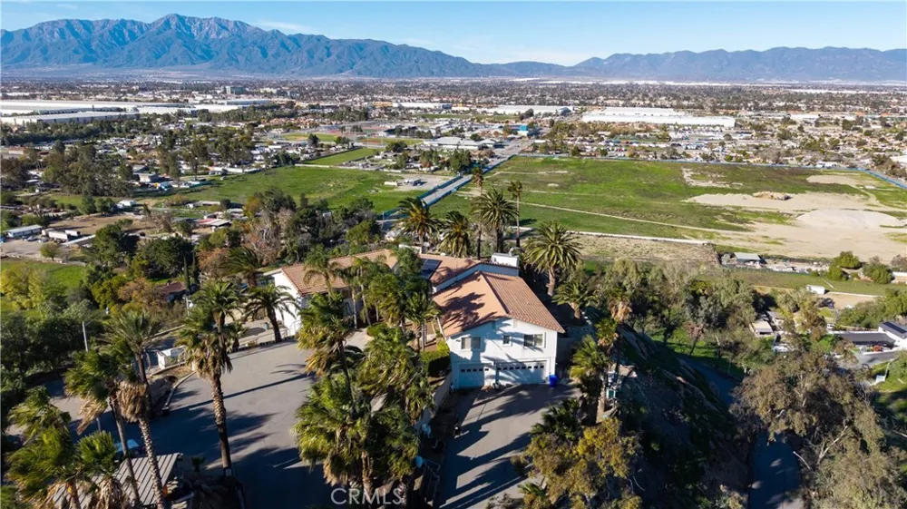 11251 Laurel Bloomington, CA 92316