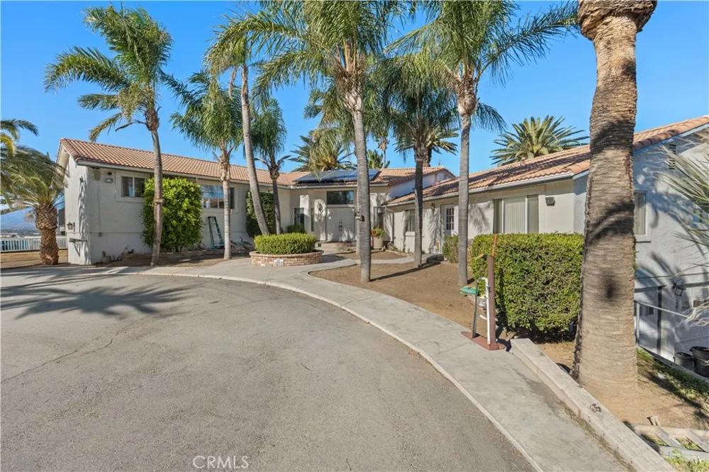 11251 Laurel Bloomington, CA 92316
