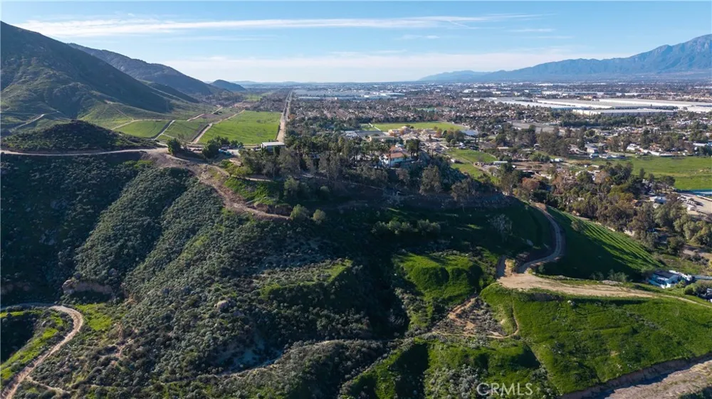 11251 Laurel Bloomington, CA 92316