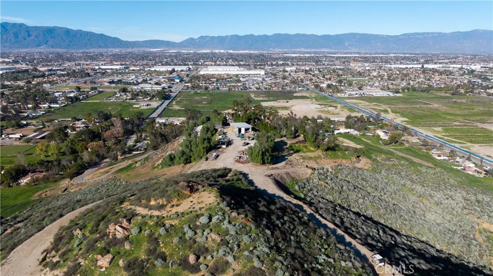 11251 Laurel Bloomington, CA 92316