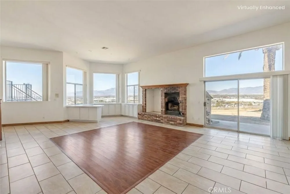 11251 Laurel Bloomington, CA 92316
