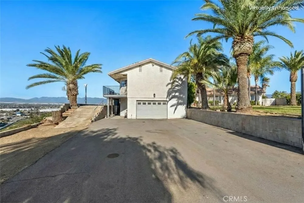 11251 Laurel Bloomington, CA 92316