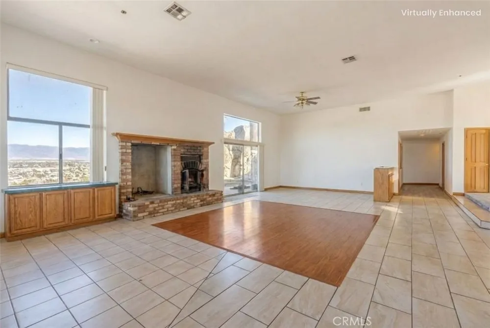 11251 Laurel Bloomington, CA 92316