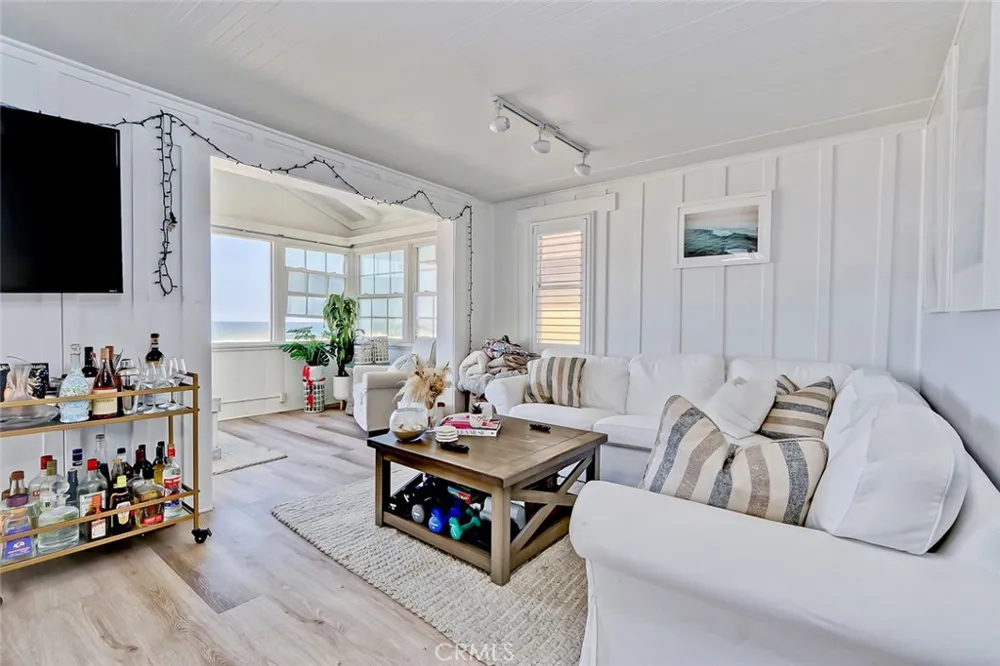 1614 The Strand Hermosa Beach, CA 90254