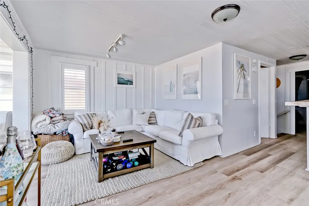1614 The Strand Hermosa Beach, CA 90254