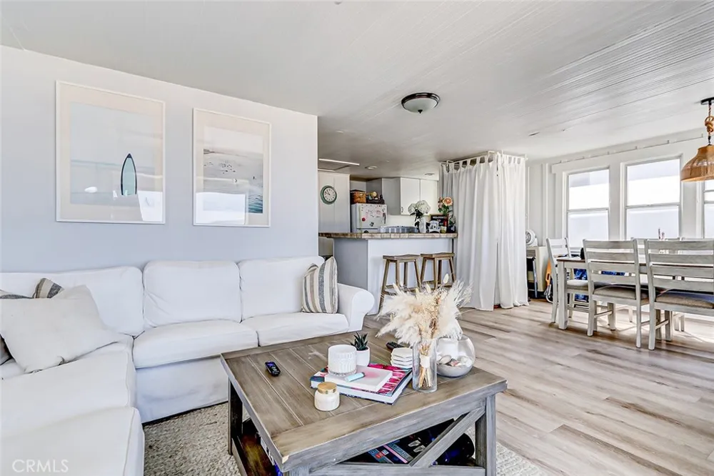 1614 The Strand Hermosa Beach, CA 90254
