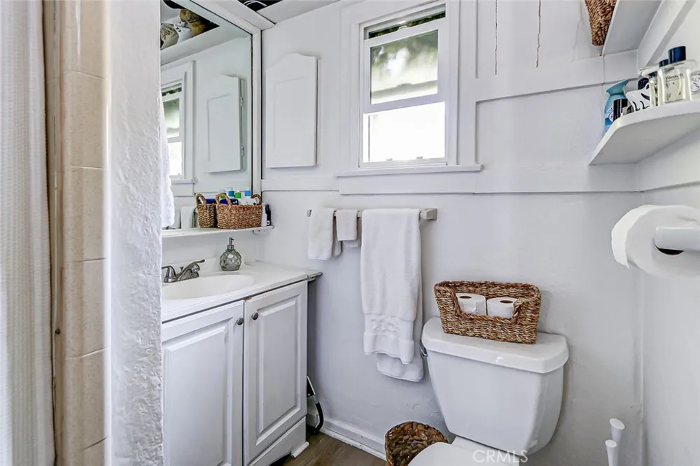 1614 The Strand Hermosa Beach, CA 90254