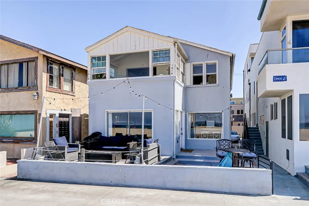 1614 The Strand Hermosa Beach, CA 90254