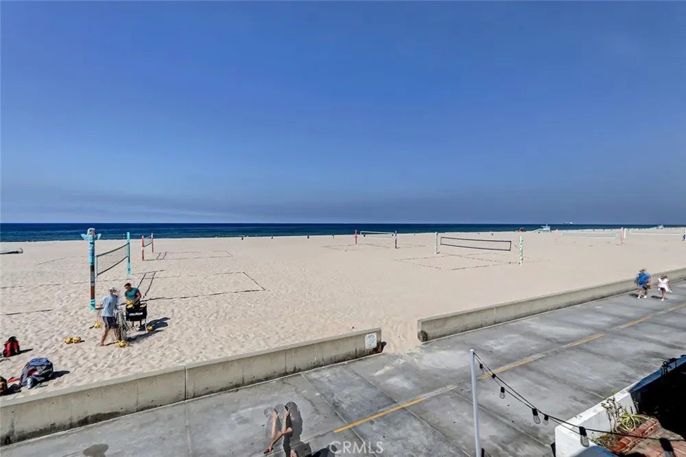1614 The Strand Hermosa Beach, CA 90254