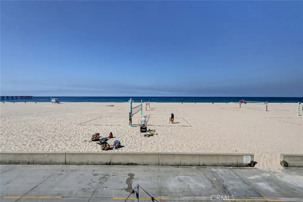 1614 The Strand Hermosa Beach, CA 90254