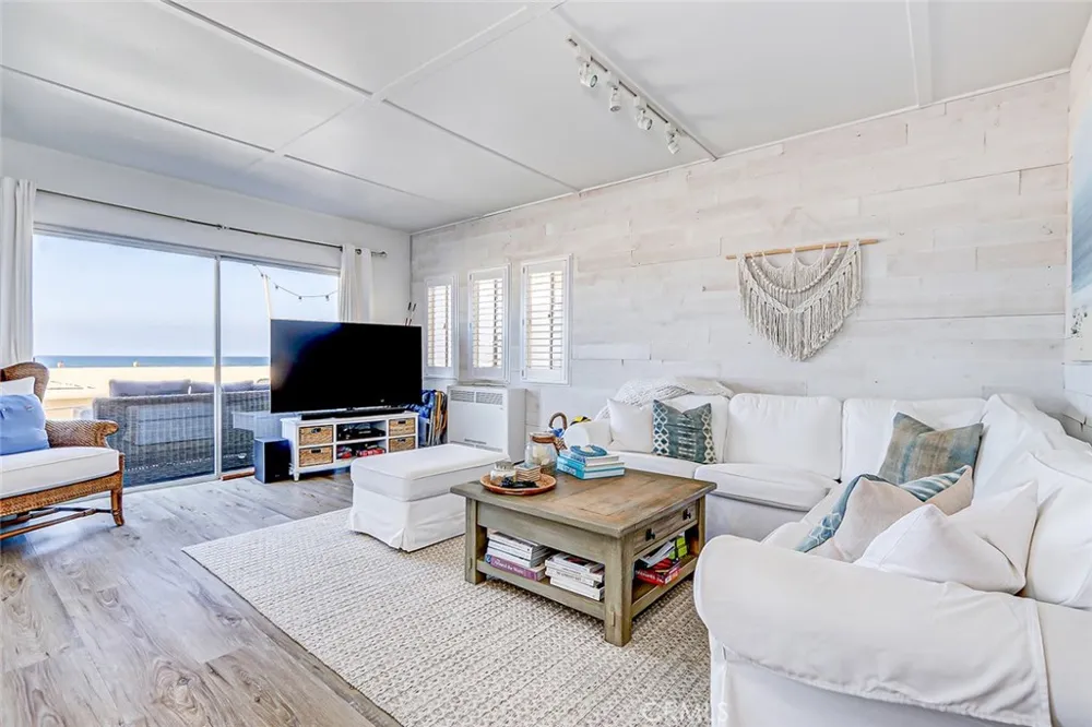 1614 The Strand Hermosa Beach, CA 90254