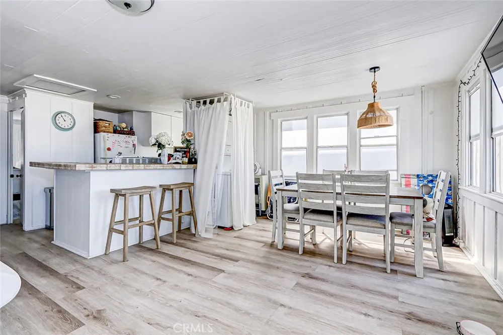 1614 The Strand Hermosa Beach, CA 90254