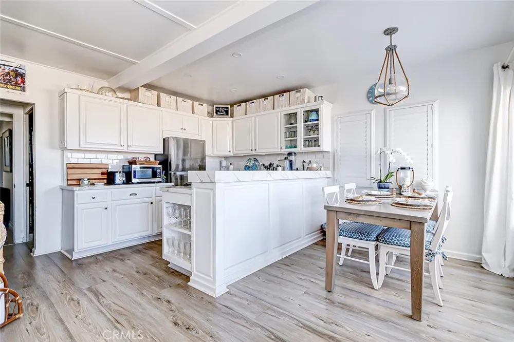 1614 The Strand Hermosa Beach, CA 90254