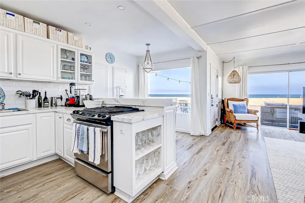 1614 The Strand Hermosa Beach, CA 90254