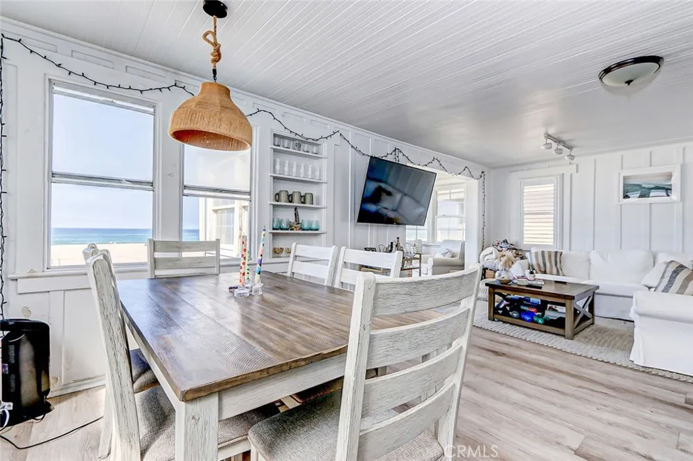 1614 The Strand Hermosa Beach, CA 90254