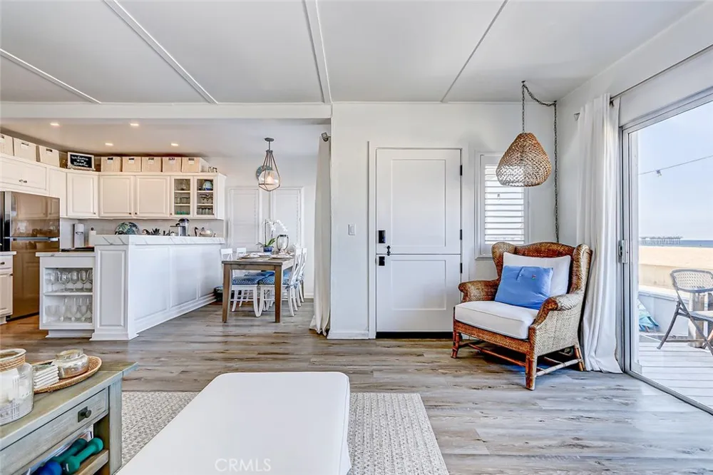 1614 The Strand Hermosa Beach, CA 90254