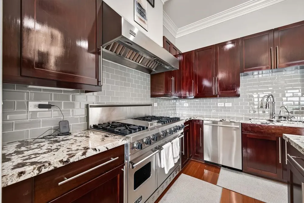3388 Sage Road #2302 Houston, TX 77056