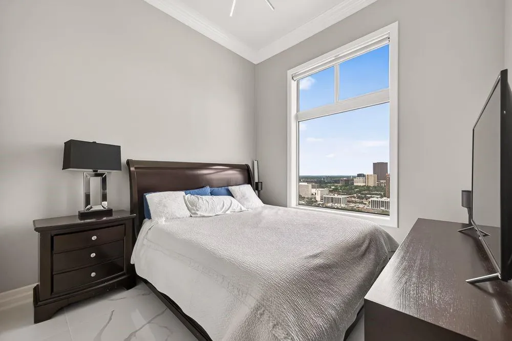3388 Sage Road #2302 Houston, TX 77056