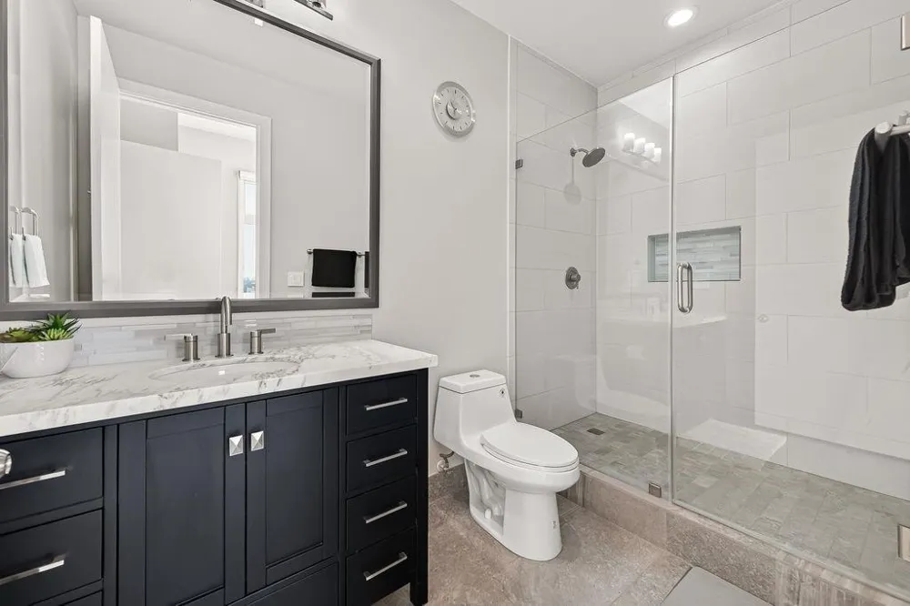 3388 Sage Road #2302 Houston, TX 77056