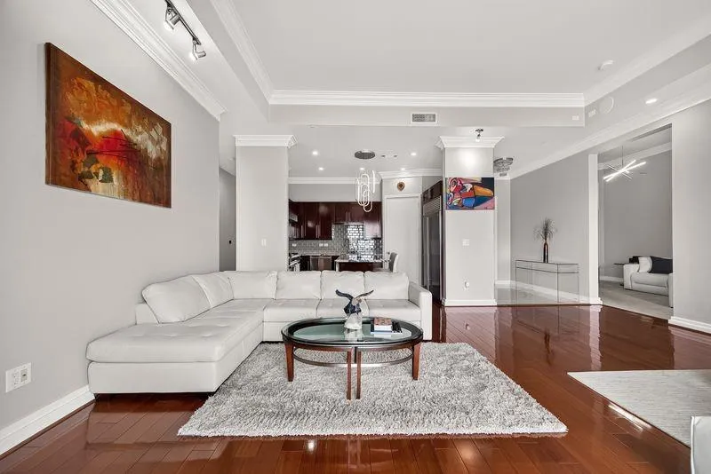 3388 Sage Road #2302 Houston, TX 77056
