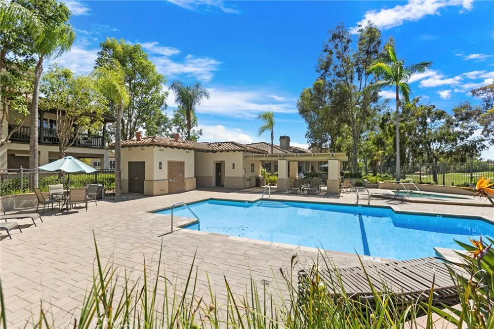 34 Via Solaz Rancho Santa Margarita, CA 92688