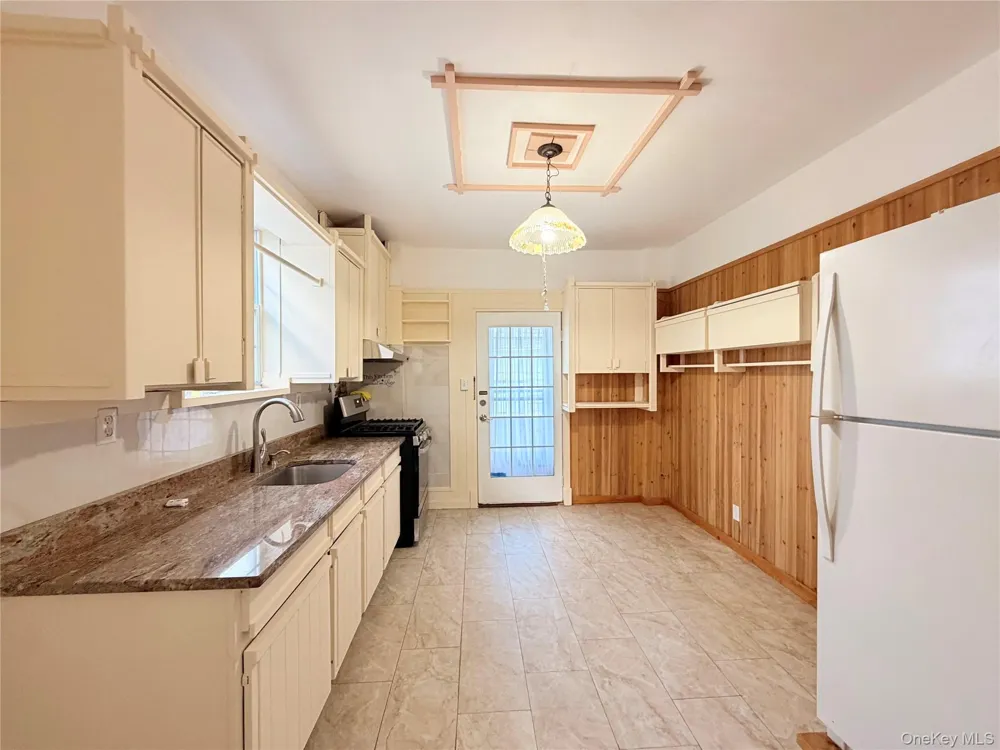 40 Academy Avenue Middletown, NY 10940