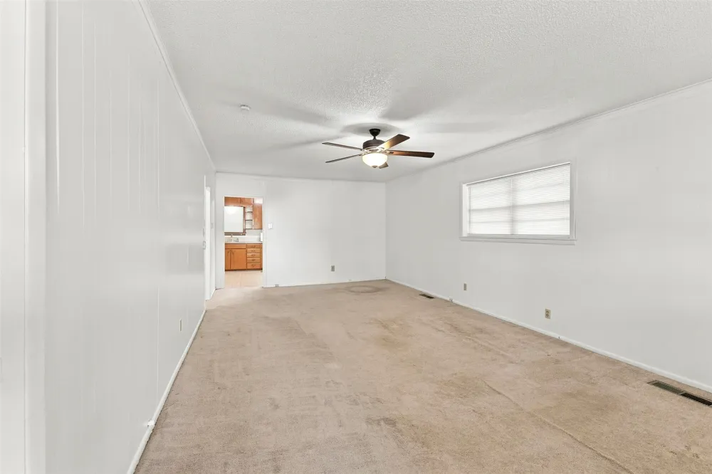 205 Broadway Street Konawa, OK 74849