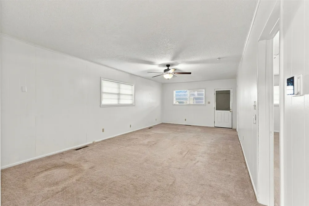 205 Broadway Street Konawa, OK 74849