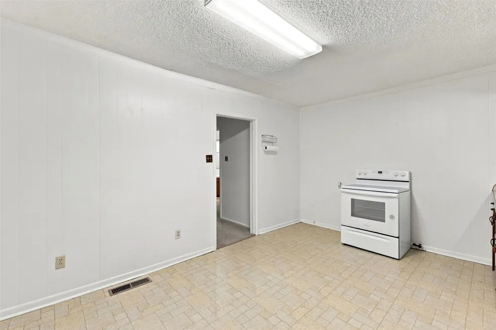 205 Broadway Street Konawa, OK 74849