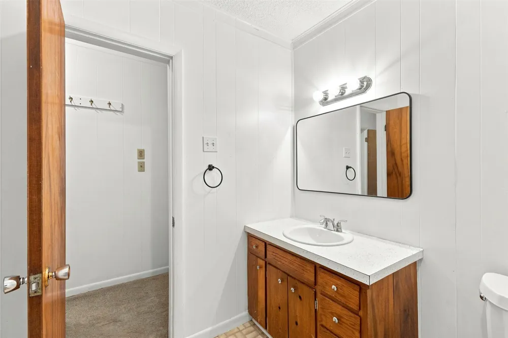 205 Broadway Street Konawa, OK 74849