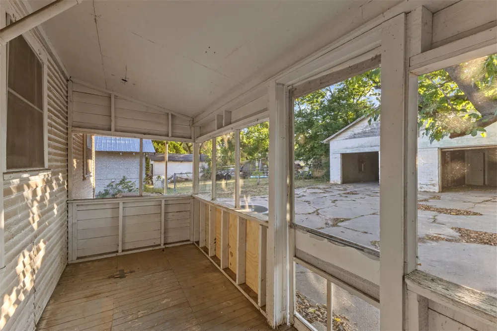205 Broadway Street Konawa, OK 74849