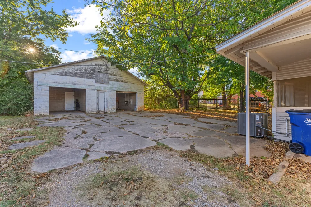 205 Broadway Street Konawa, OK 74849