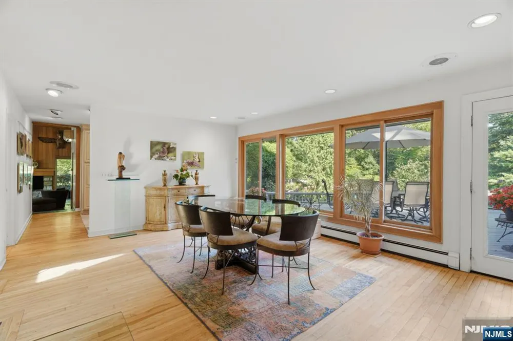 343 Sunset Road Pequannock Township, NJ 07444