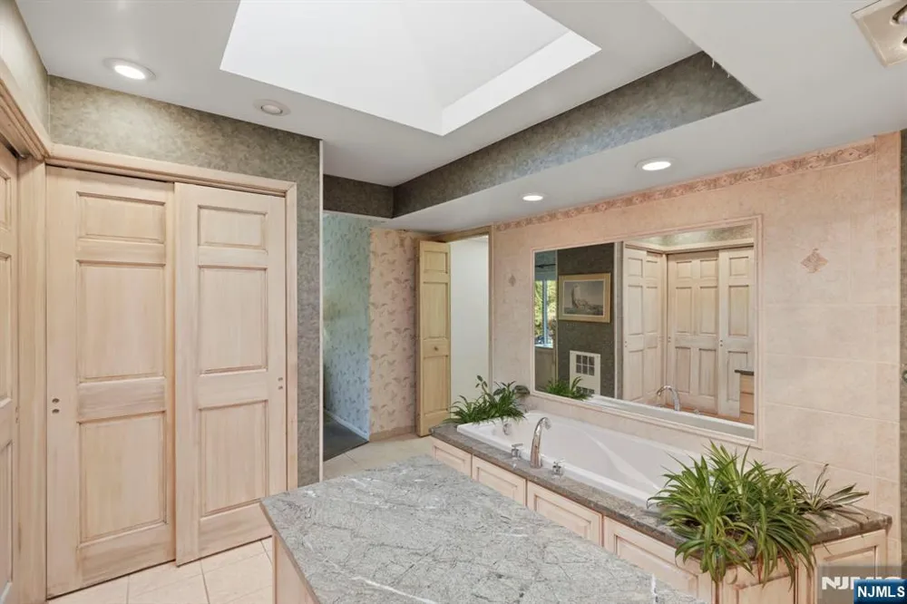 343 Sunset Road Pequannock Township, NJ 07444
