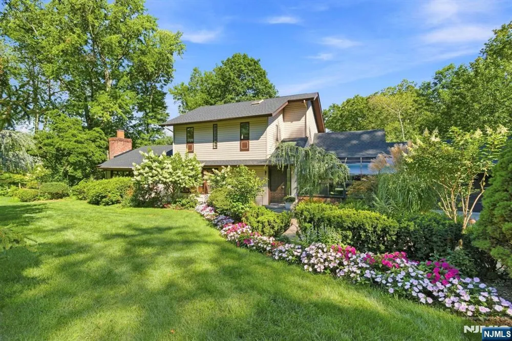 343 Sunset Road Pequannock Township, NJ 07444