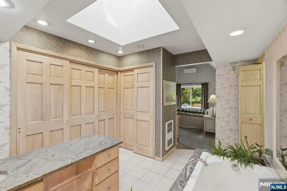 343 Sunset Road Pequannock Township, NJ 07444