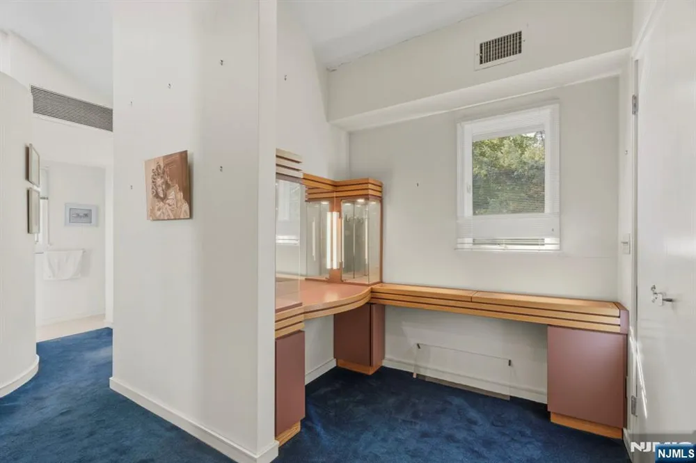 343 Sunset Road Pequannock Township, NJ 07444