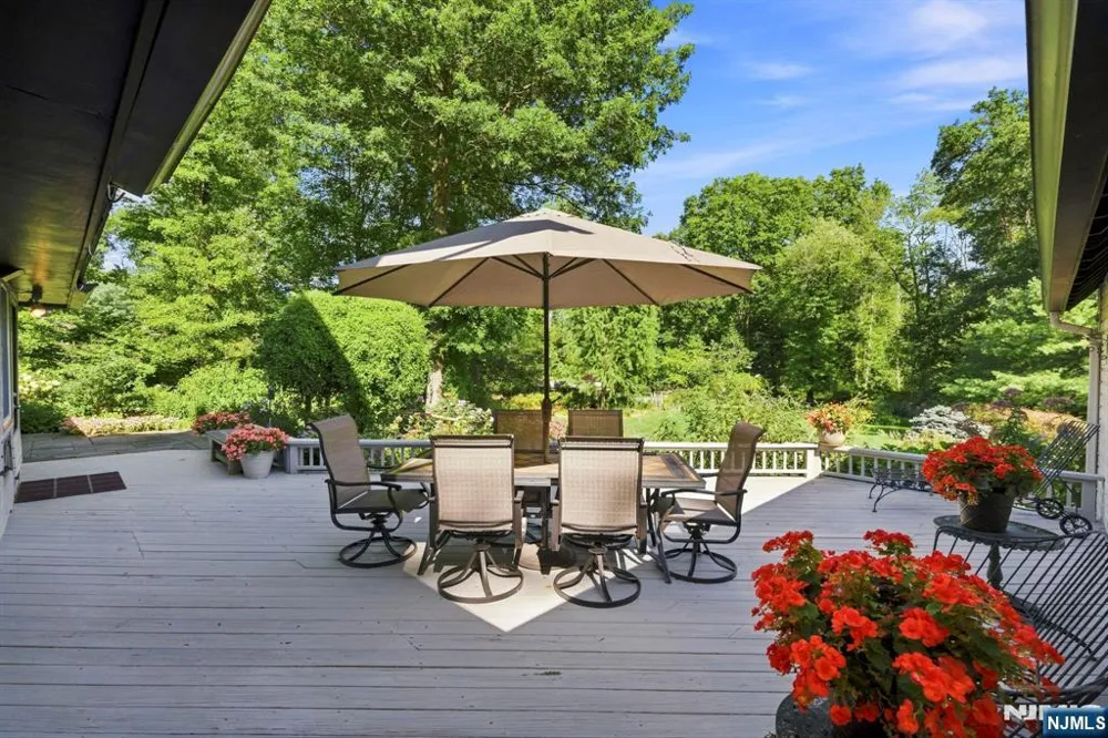 343 Sunset Road Pequannock Township, NJ 07444