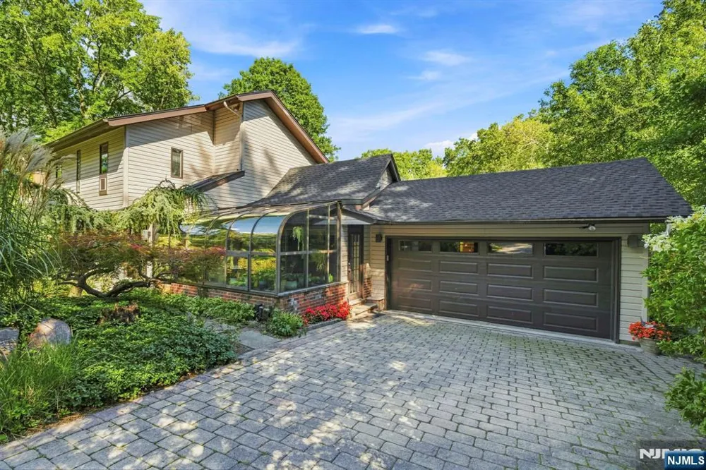 343 Sunset Road Pequannock Township, NJ 07444