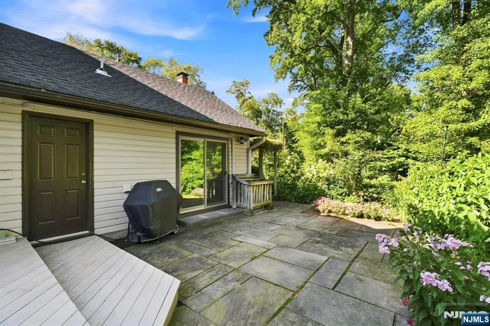 343 Sunset Road Pequannock Township, NJ 07444
