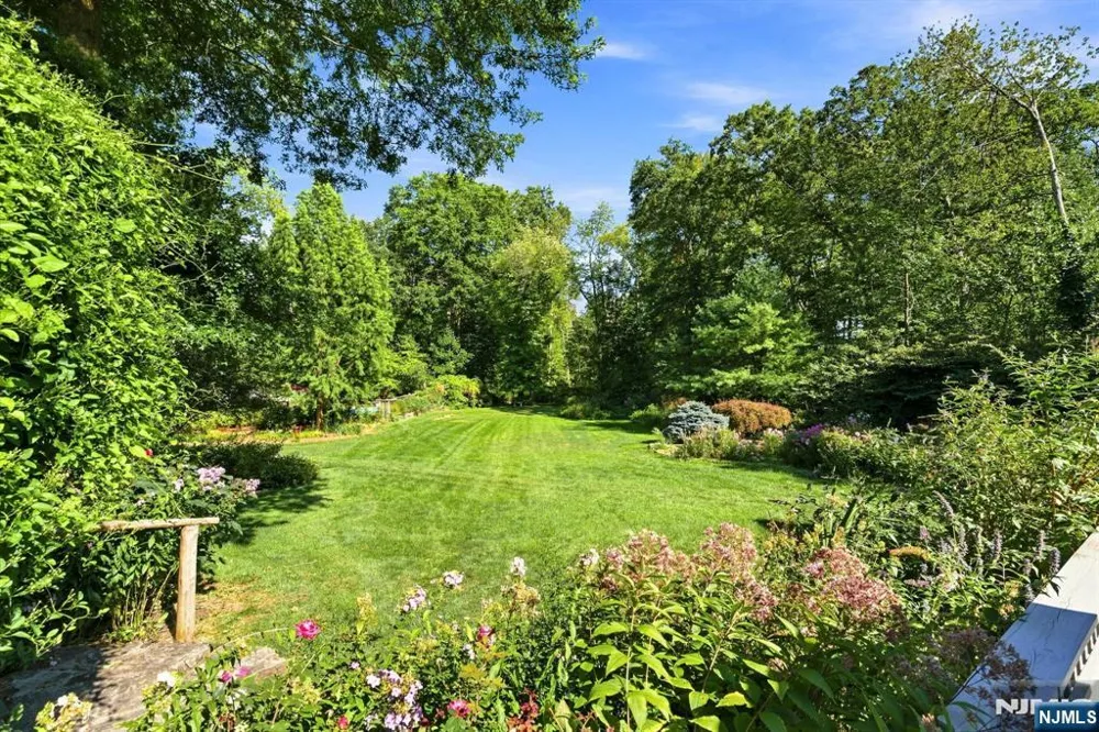 343 Sunset Road Pequannock Township, NJ 07444