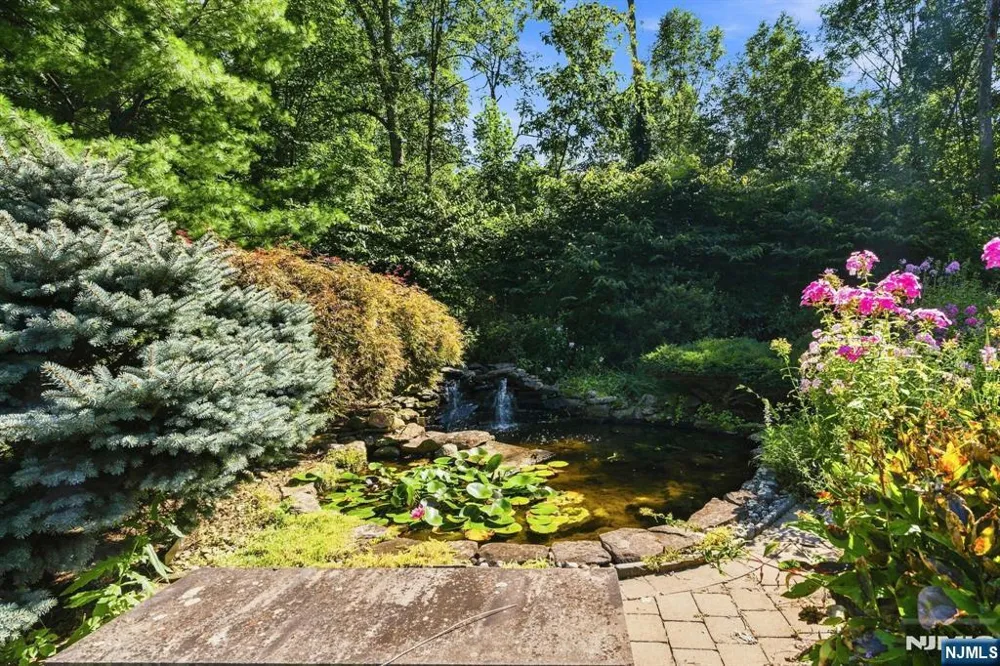 343 Sunset Road Pequannock Township, NJ 07444