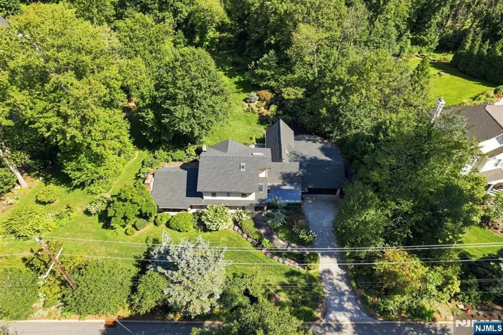 343 Sunset Road Pequannock Township, NJ 07444