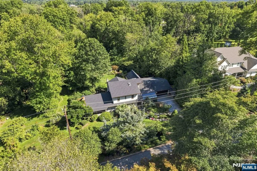 343 Sunset Road Pequannock Township, NJ 07444