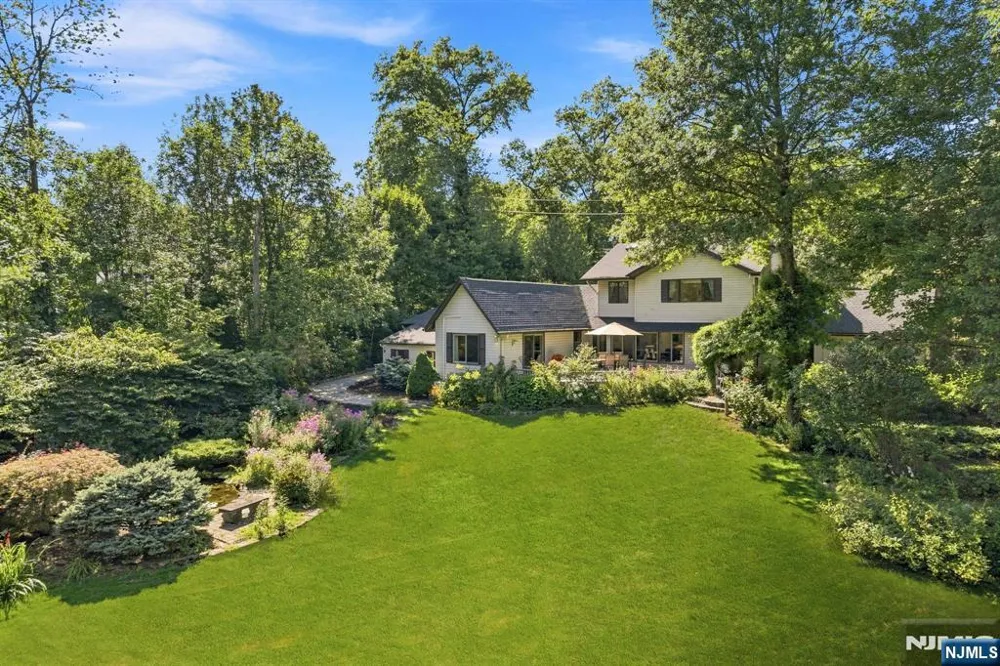 343 Sunset Road Pequannock Township, NJ 07444