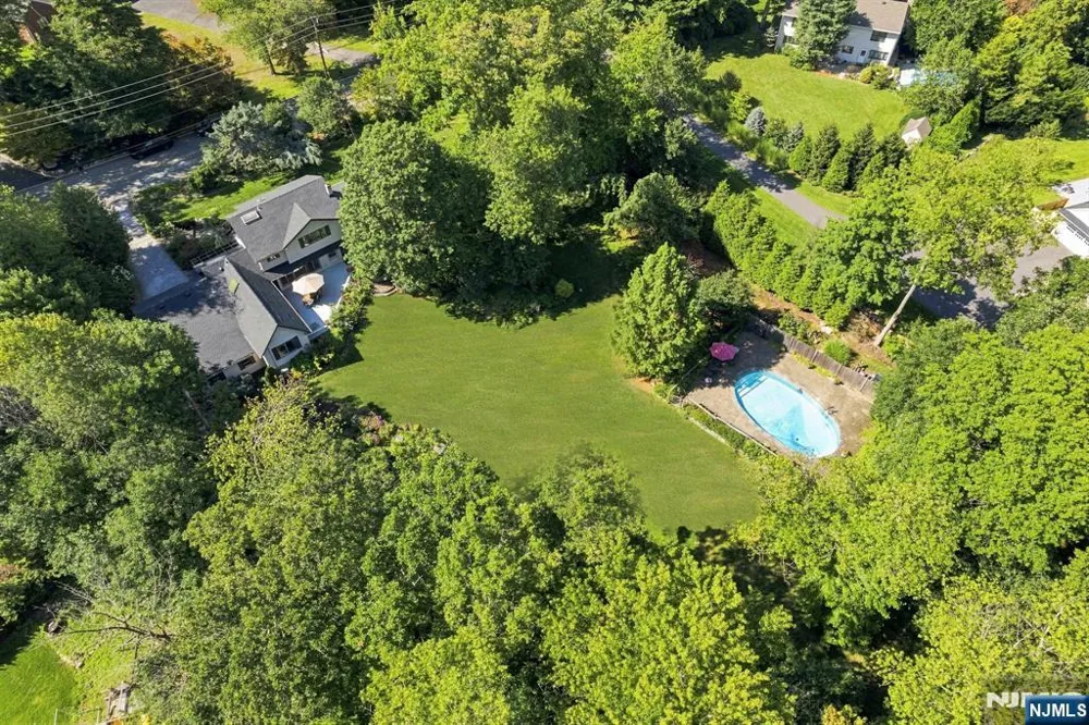 343 Sunset Road Pequannock Township, NJ 07444