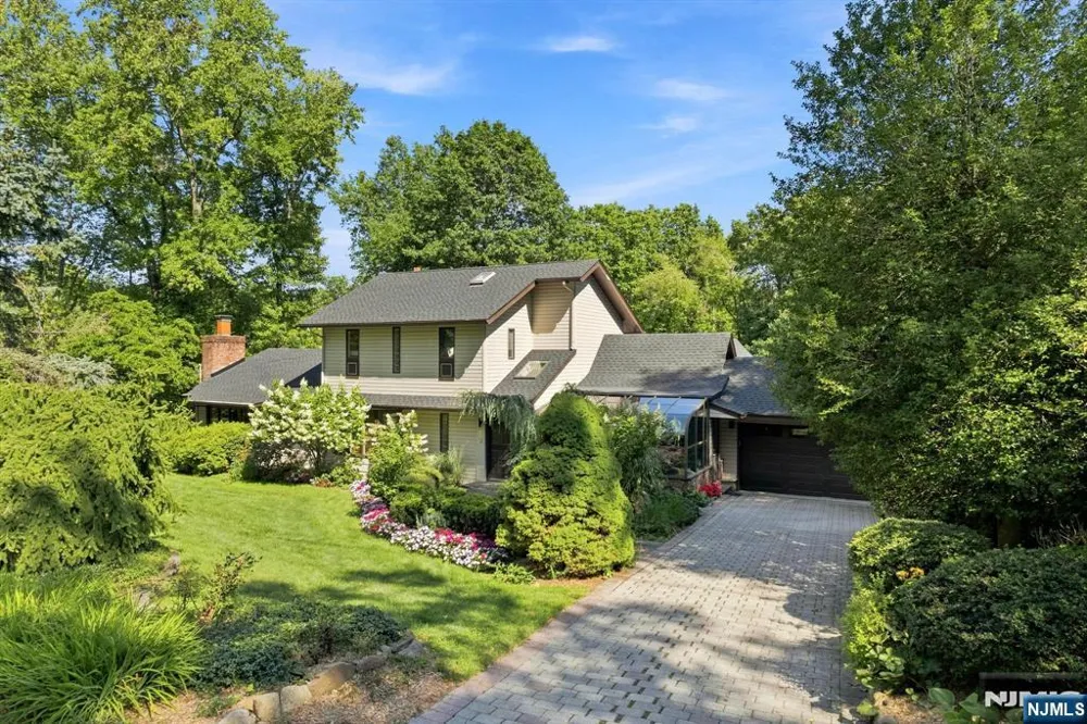 343 Sunset Road Pequannock Township, NJ 07444