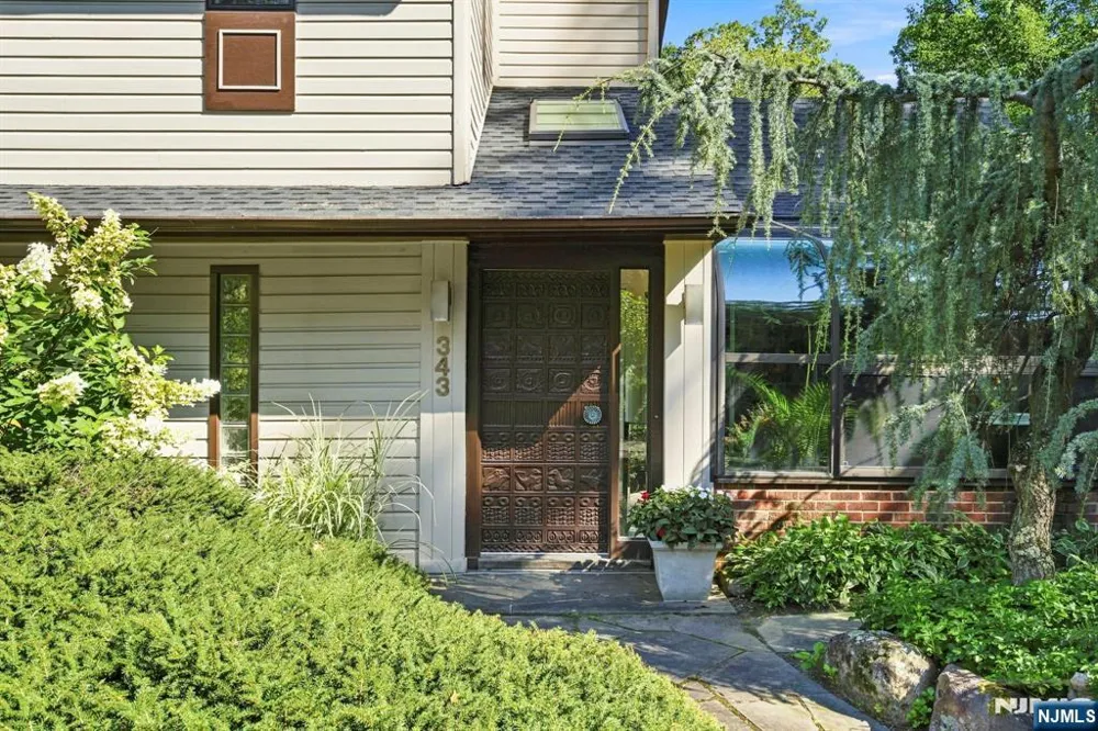 343 Sunset Road Pequannock Township, NJ 07444