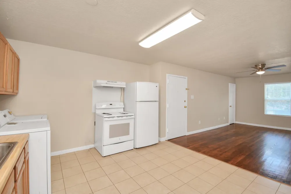 500 W Pitts Avenue #302 Pasadena, TX 77506